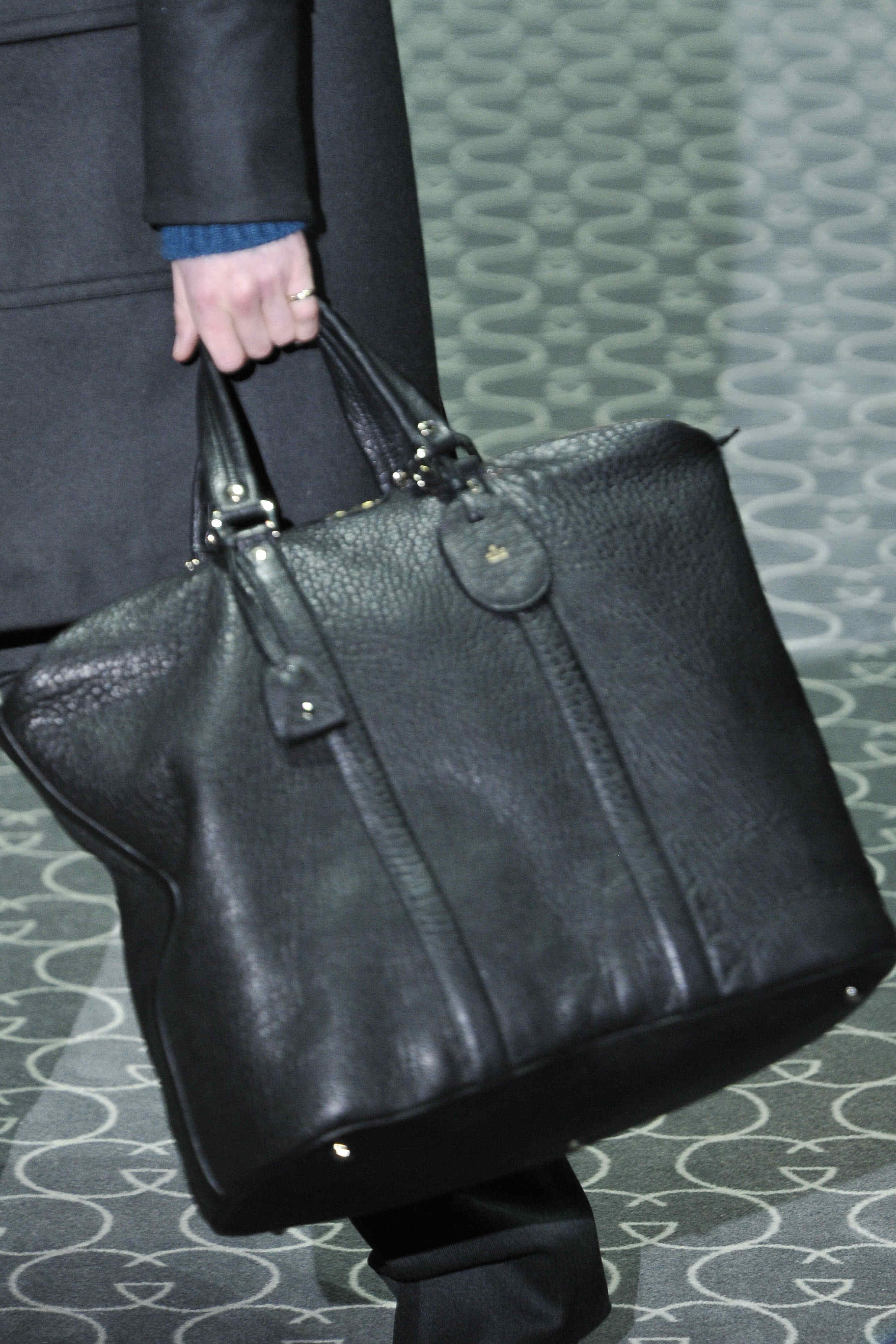 Gucci 2011ﶬbDƬ