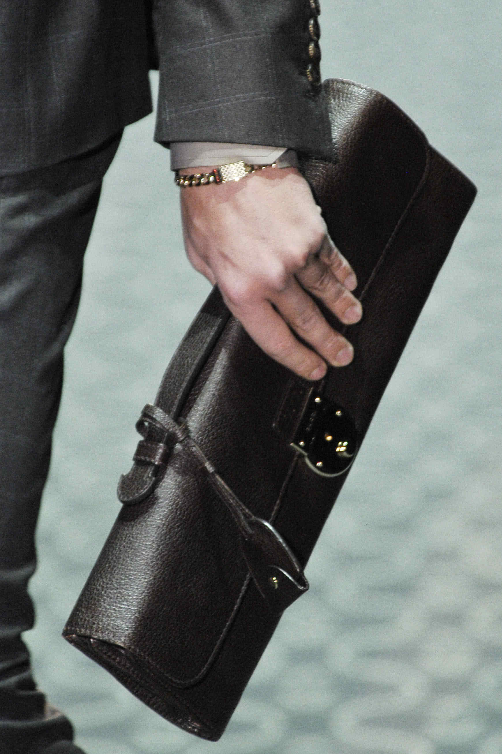 Gucci 2011ﶬbDƬ