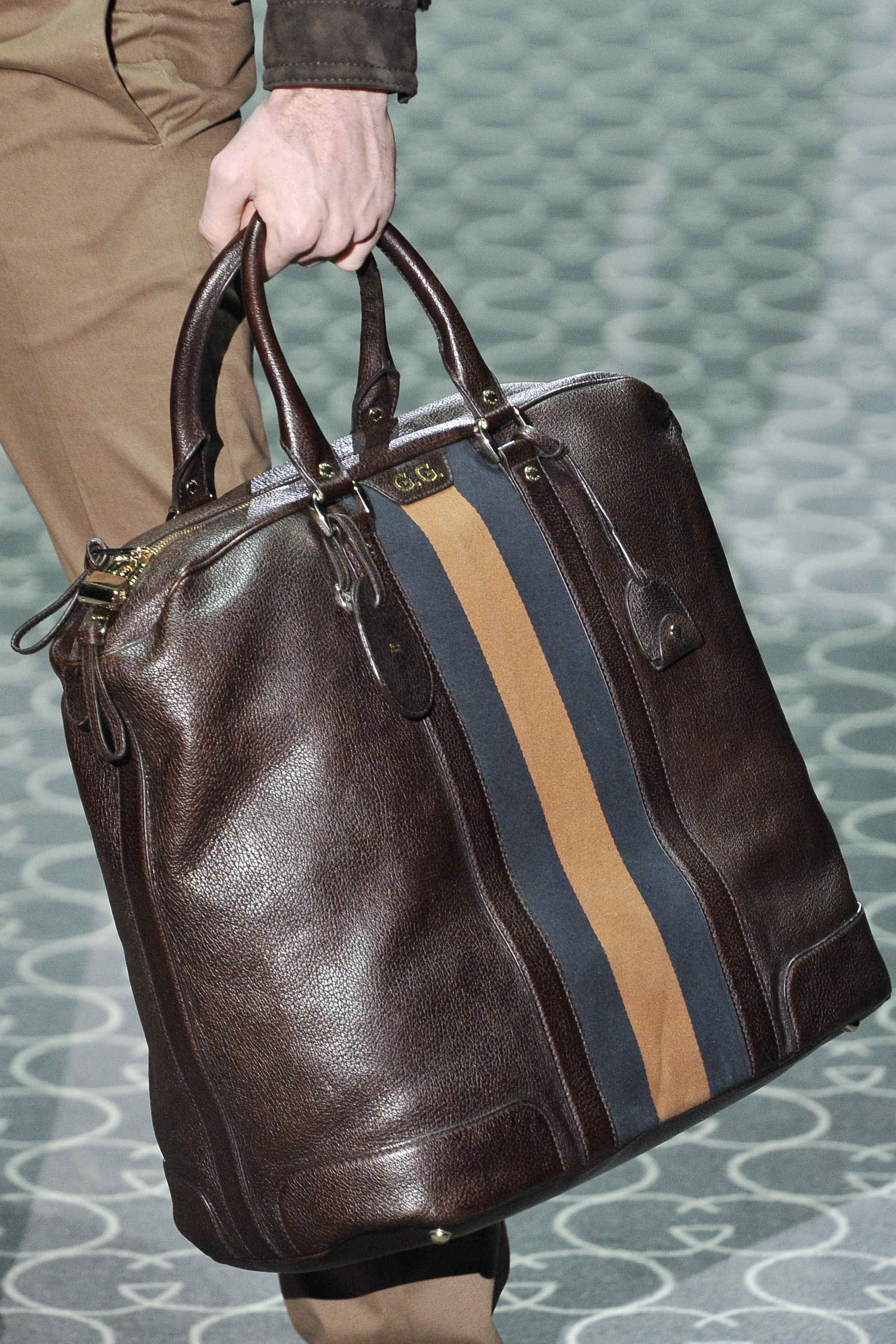 Gucci 2011ﶬbDƬ