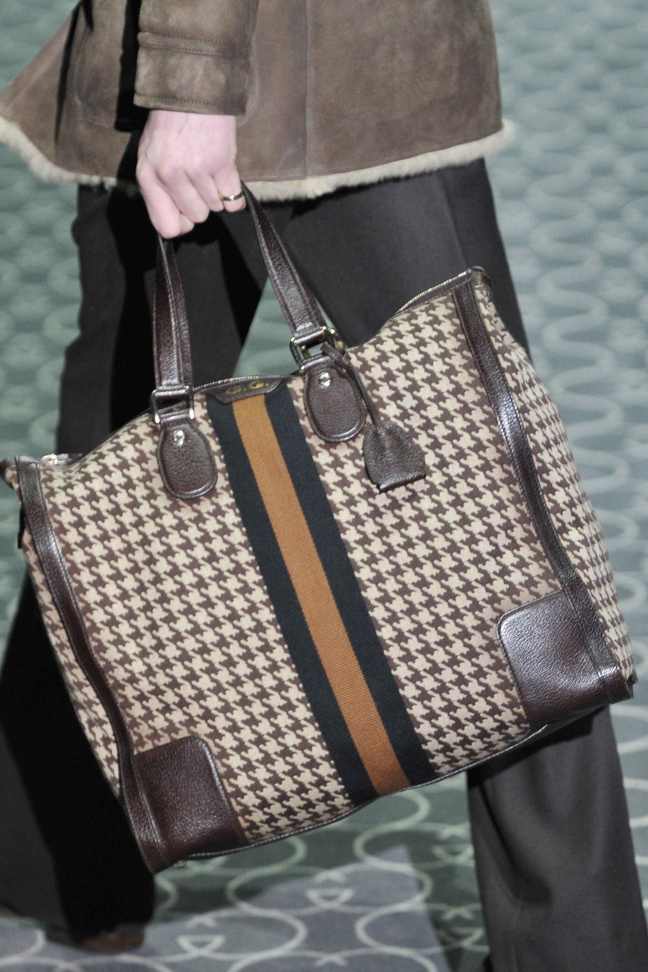 Gucci 2011ﶬbDƬ