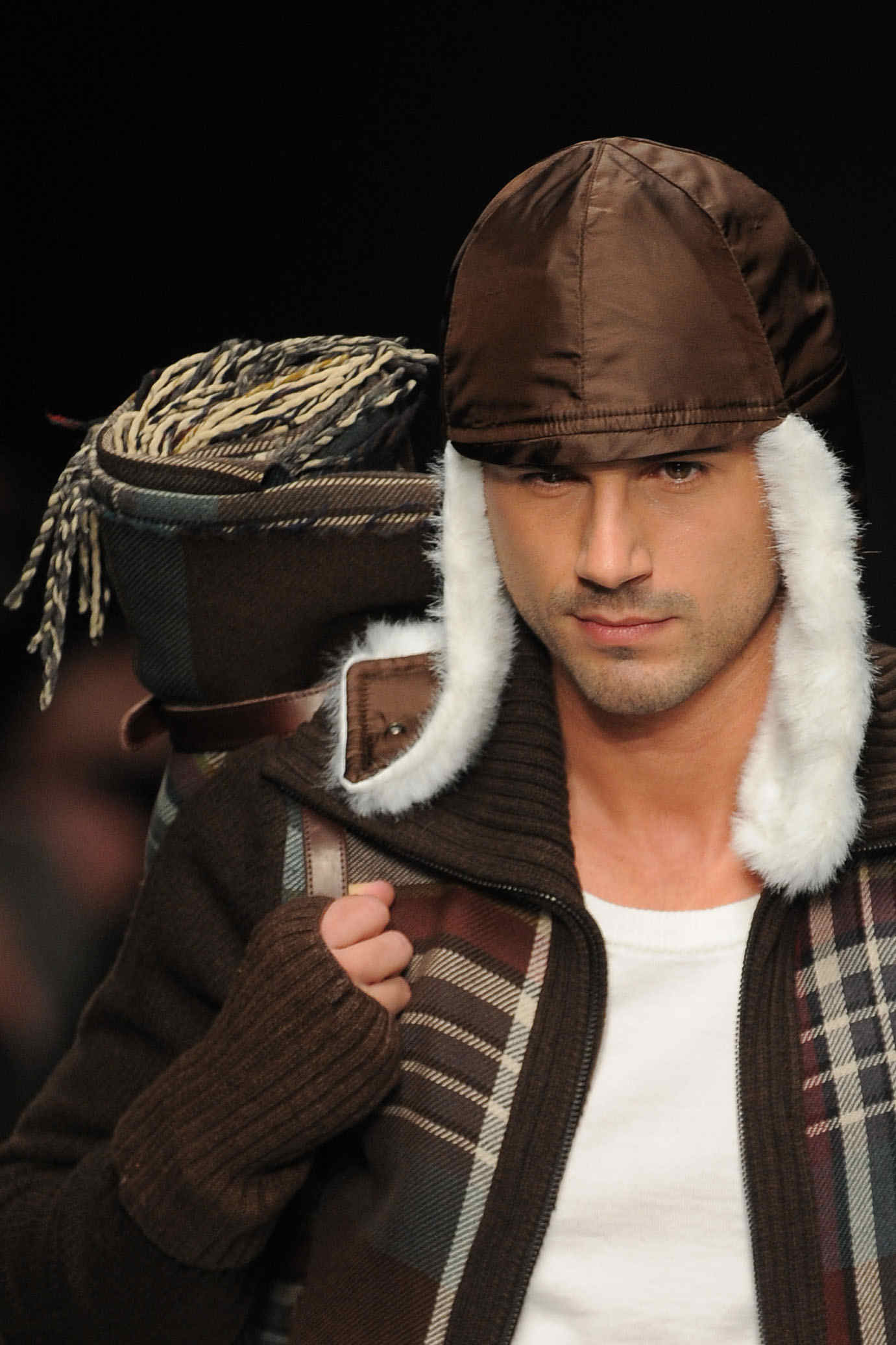 Pignatelli 2011ﶬbDƬ