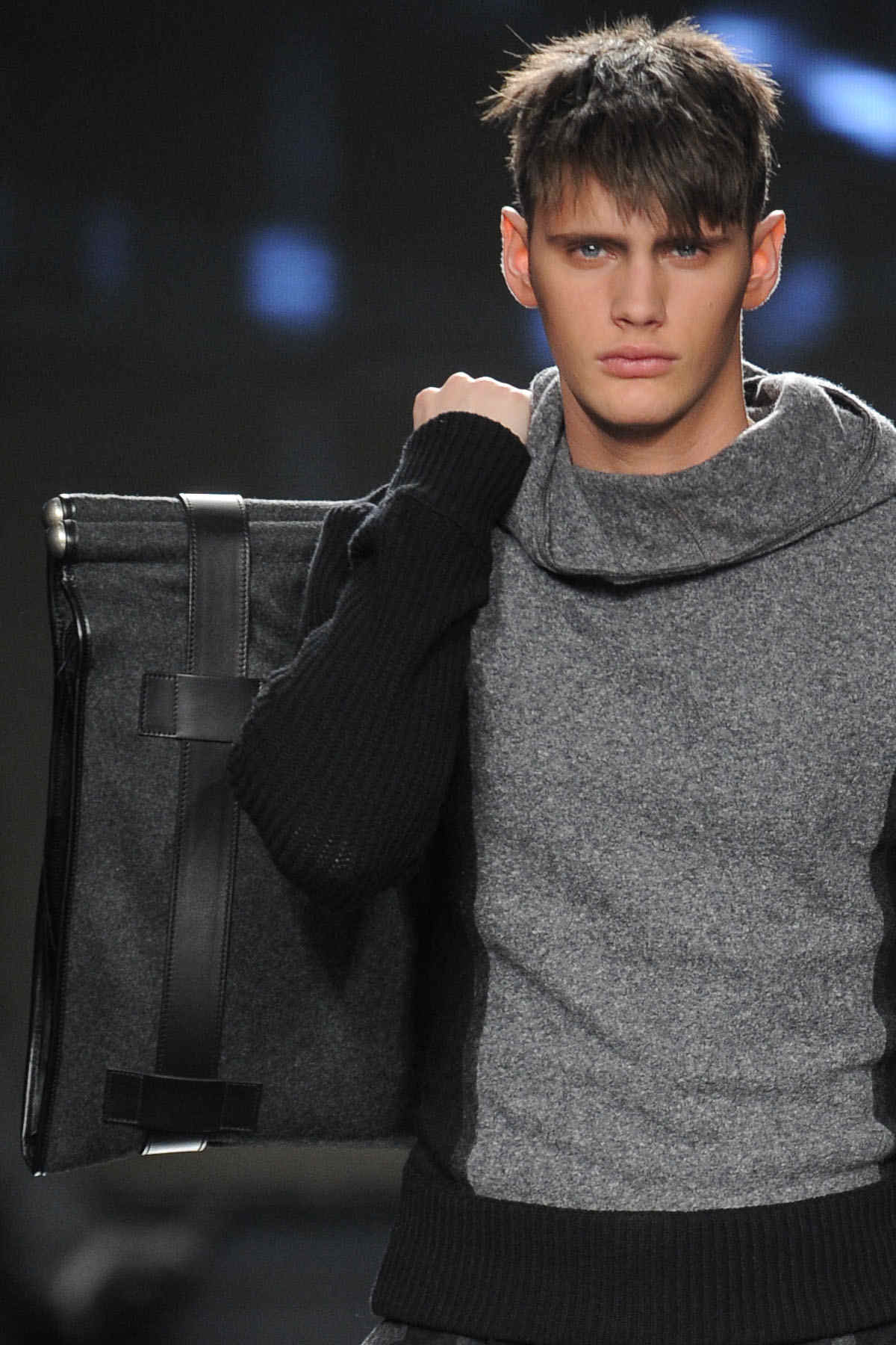 Z Zegna 2011ﶬbDƬ