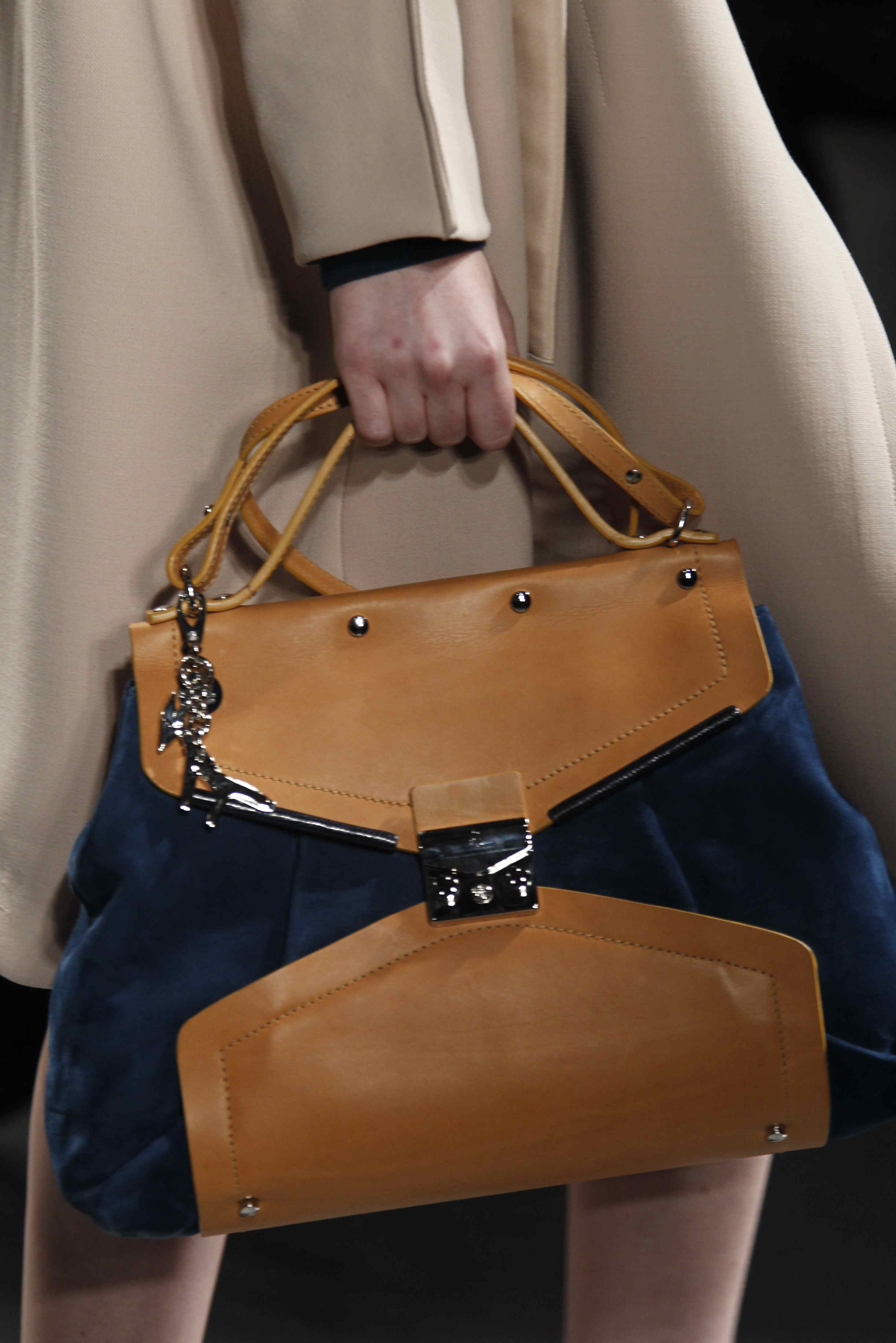 Aquascutum 2011ﶬŮʿDƬ