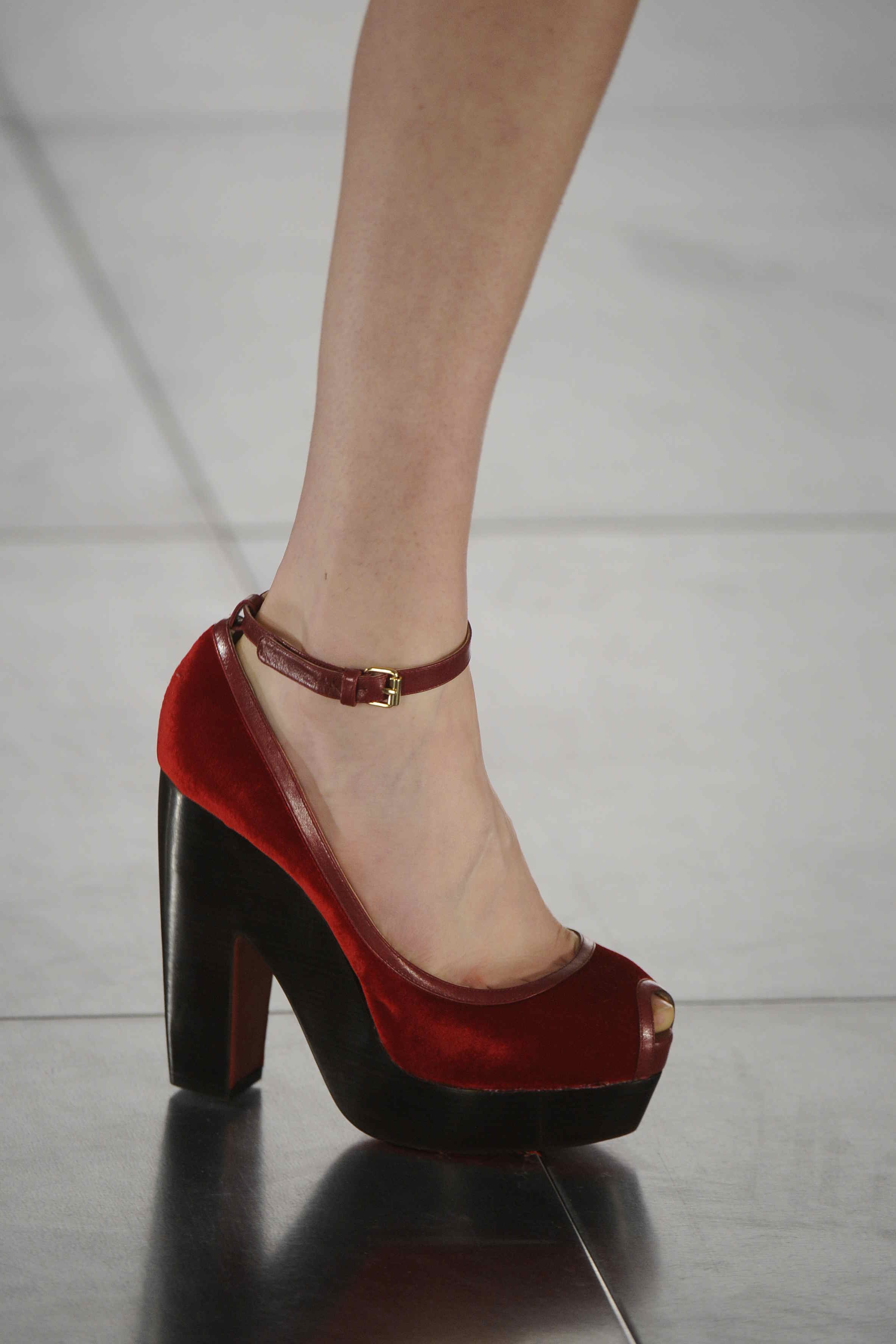 Jonathan Saunders 2011ﶬŮʿЬĸDƬ