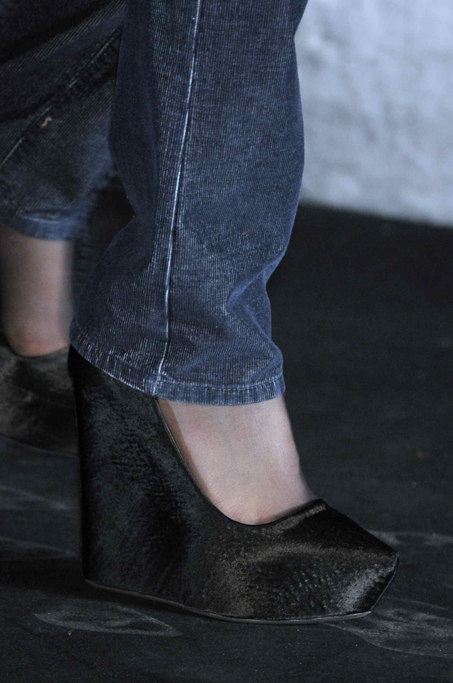 Theyskens Theory 2011ﶬŮʿЬĸDƬ