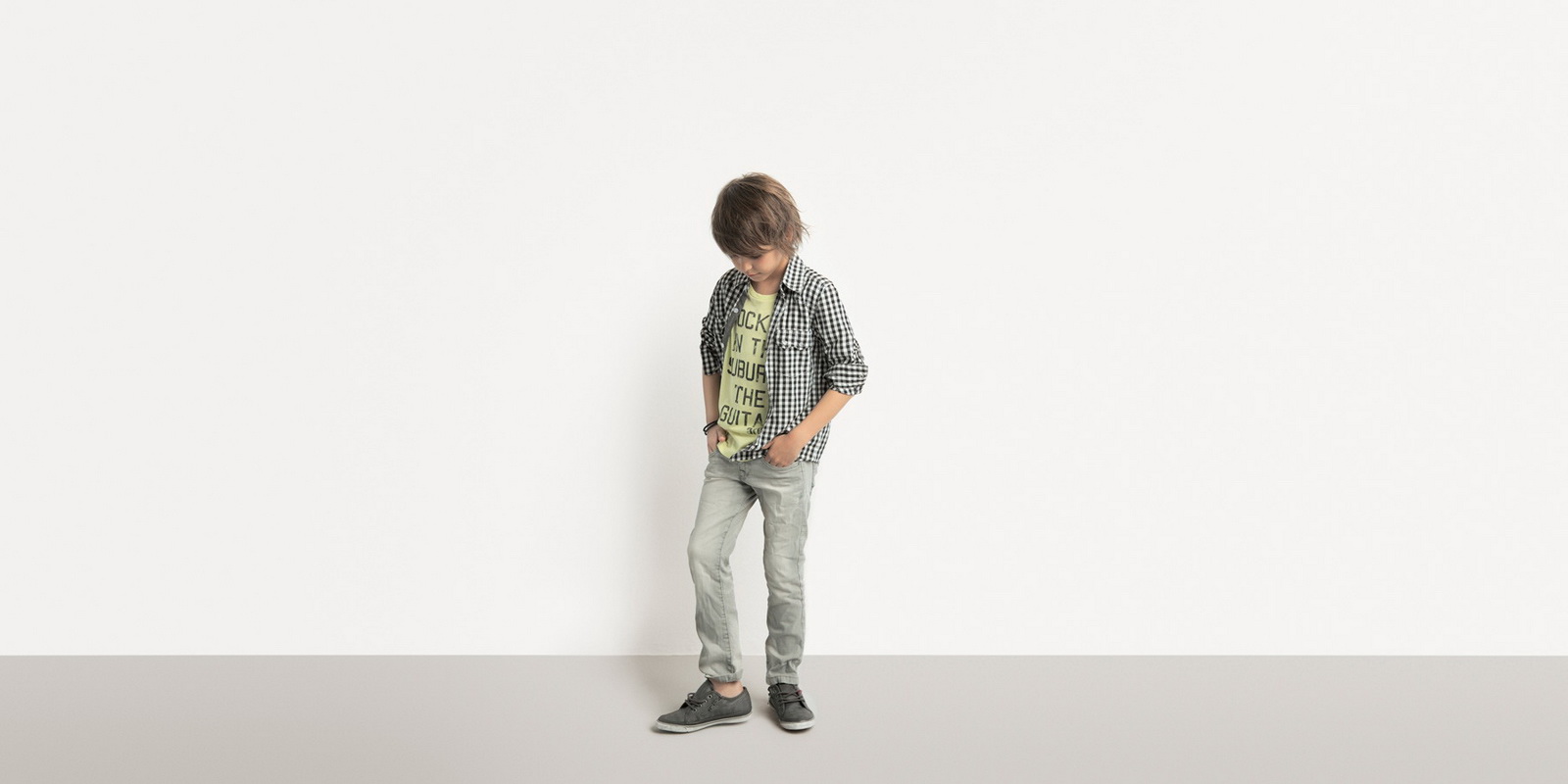 Zara trfyoungϵ2011ͯbLookbookDƬ