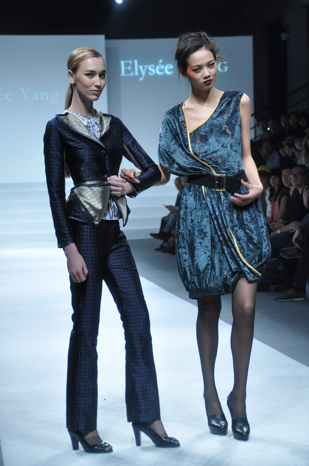 Elysee YANG 2011ﶬDƬ