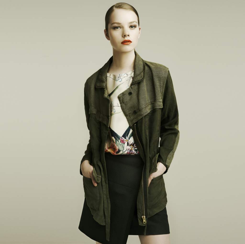 Zara 2011 ŮbLookbookDƬ