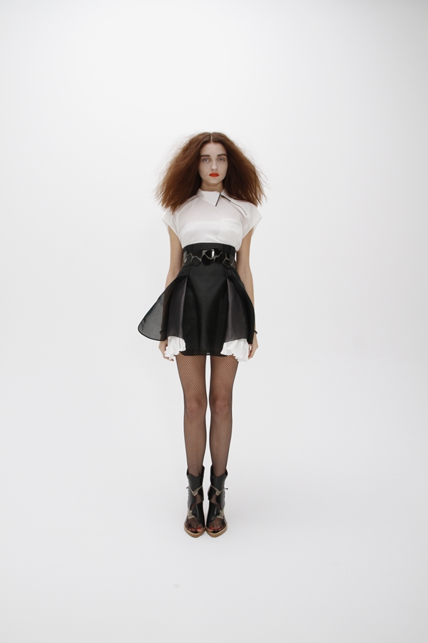 TOGA 11Ůb LookbookDƬ