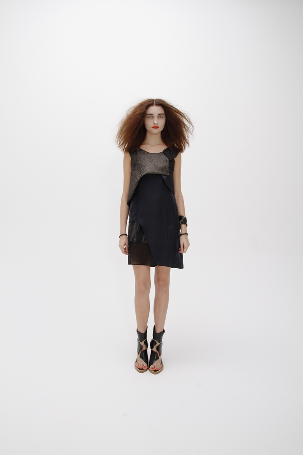 TOGA 11Ůb LookbookDƬ