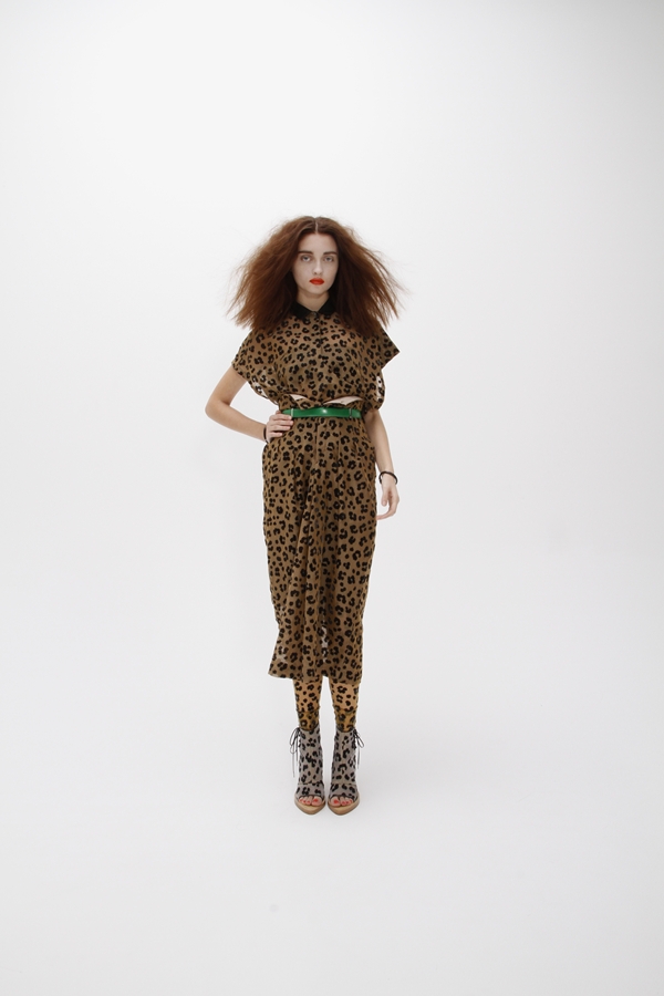 TOGA 11Ůb LookbookDƬ