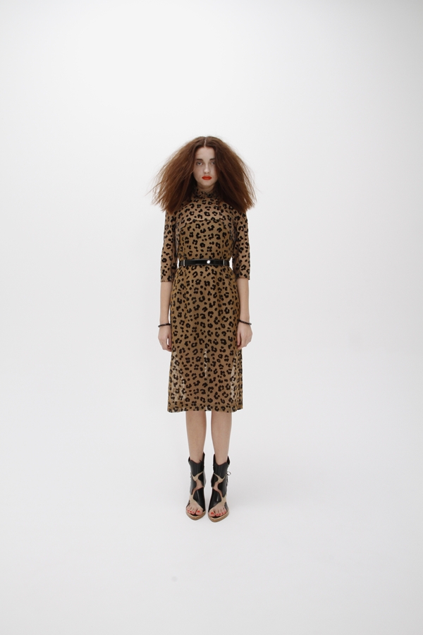 TOGA 11Ůb LookbookDƬ