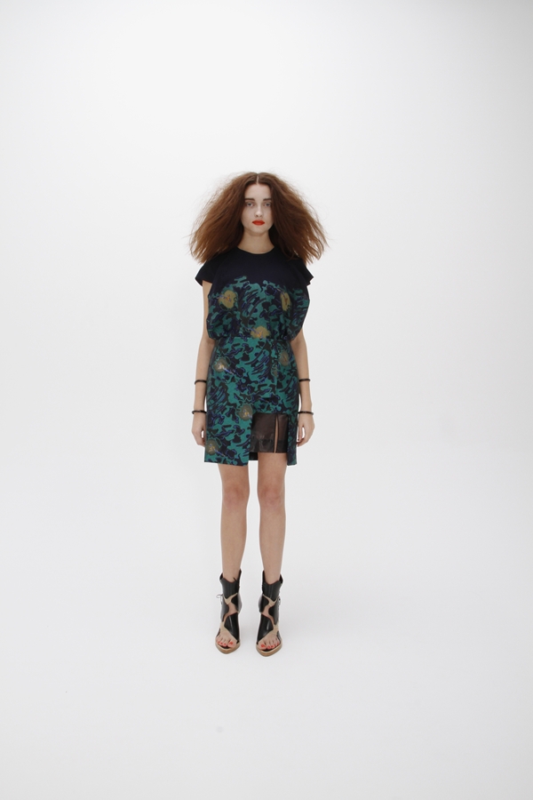 TOGA 11Ůb LookbookDƬ