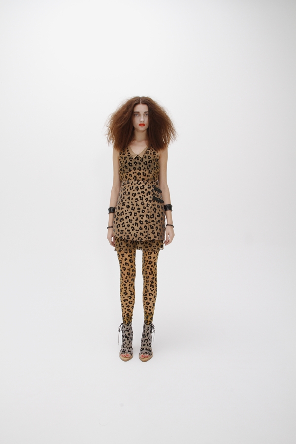TOGA 11Ůb LookbookDƬ