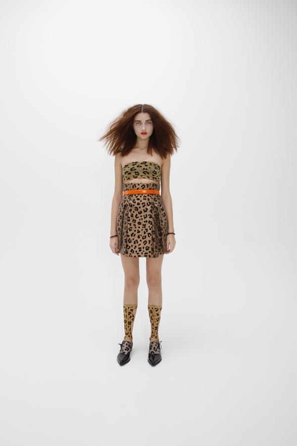 TOGA 11Ůb LookbookDƬ