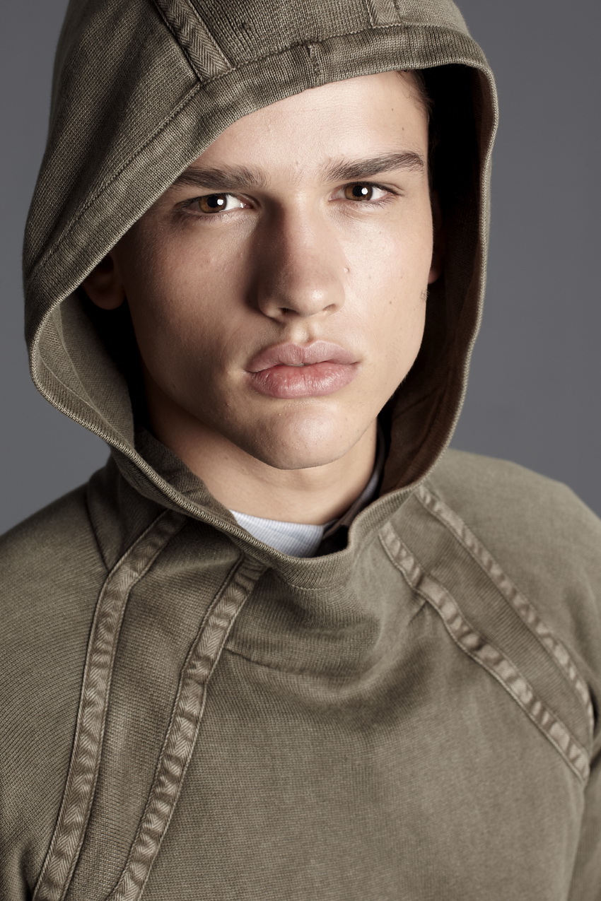 ARMANI EXCHANGE 2011春夏男裝新品TRAVELISTA
