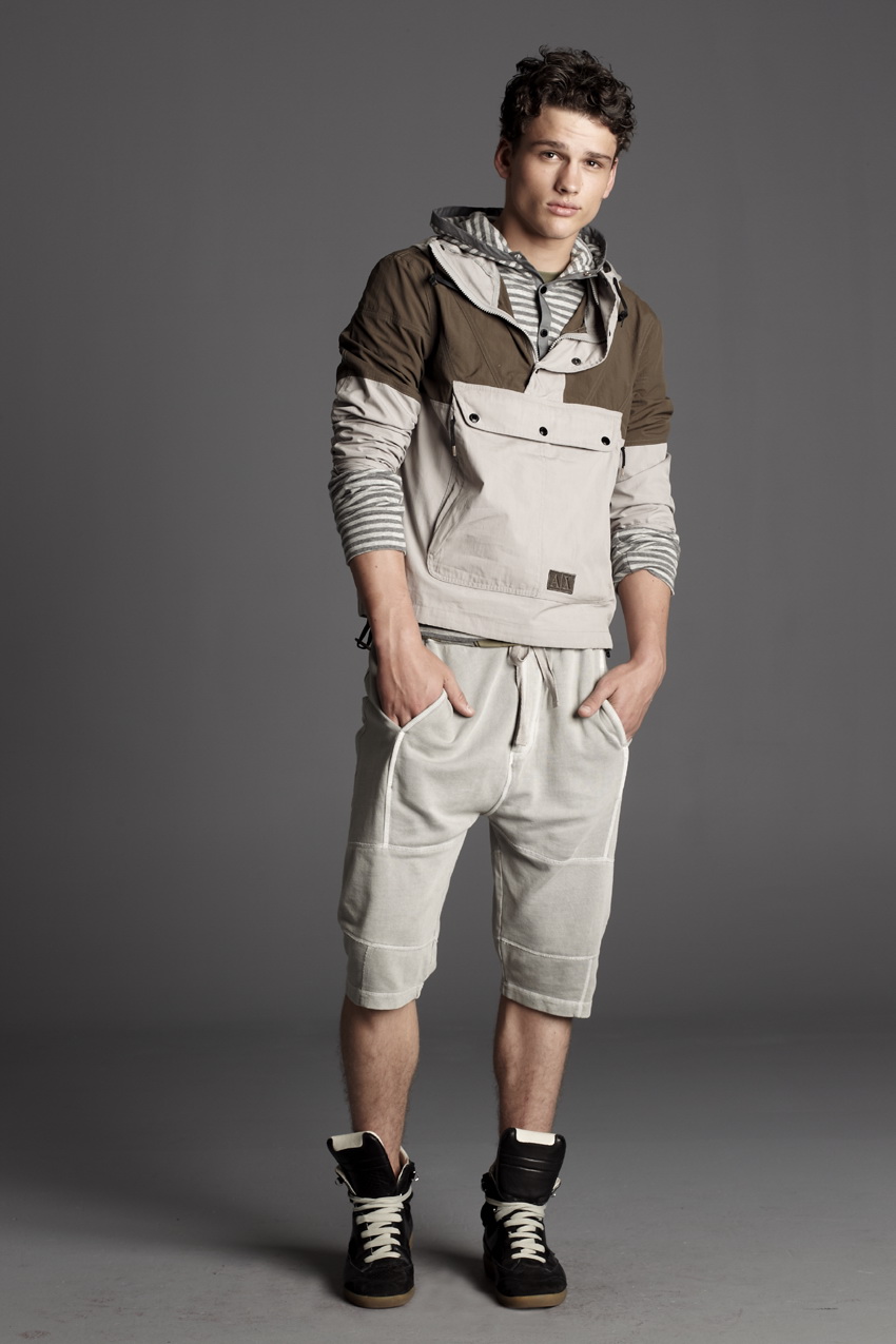 ARMANI EXCHANGE 2011bƷTRAVELISTADƬ