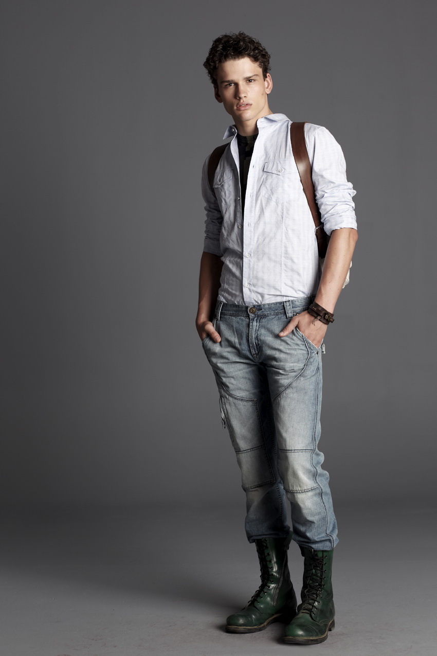 ARMANI EXCHANGE 2011bƷTRAVELISTADƬ