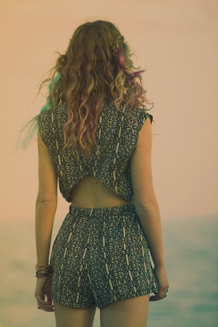 LF Stores Fearless Future 2011LookbookDƬ