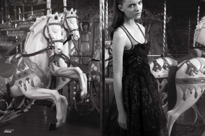 Red Valentino 2011年春季廣告高清圖片