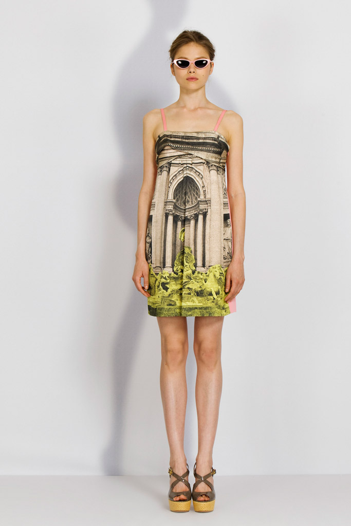 Moschino Cheap And Chic 2012紺ϵиDƬ