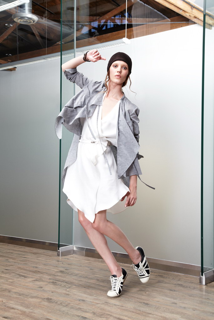 Max Azria 2012紺ϵиDƬ