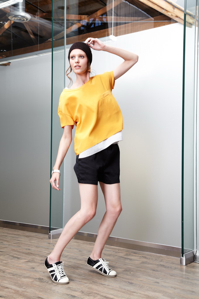 Max Azria 2012紺ϵиDƬ
