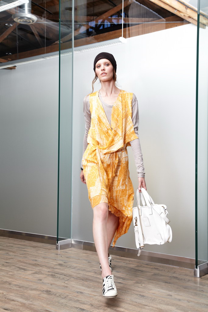 Max Azria 2012紺ϵиDƬ