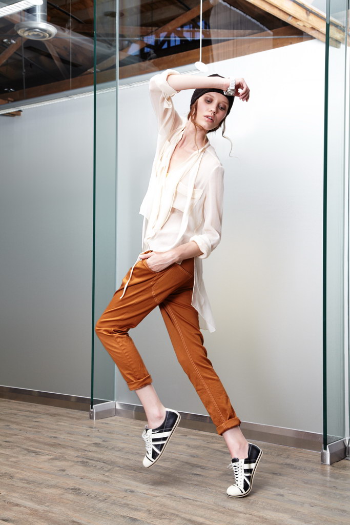 Max Azria 2012紺ϵиDƬ
