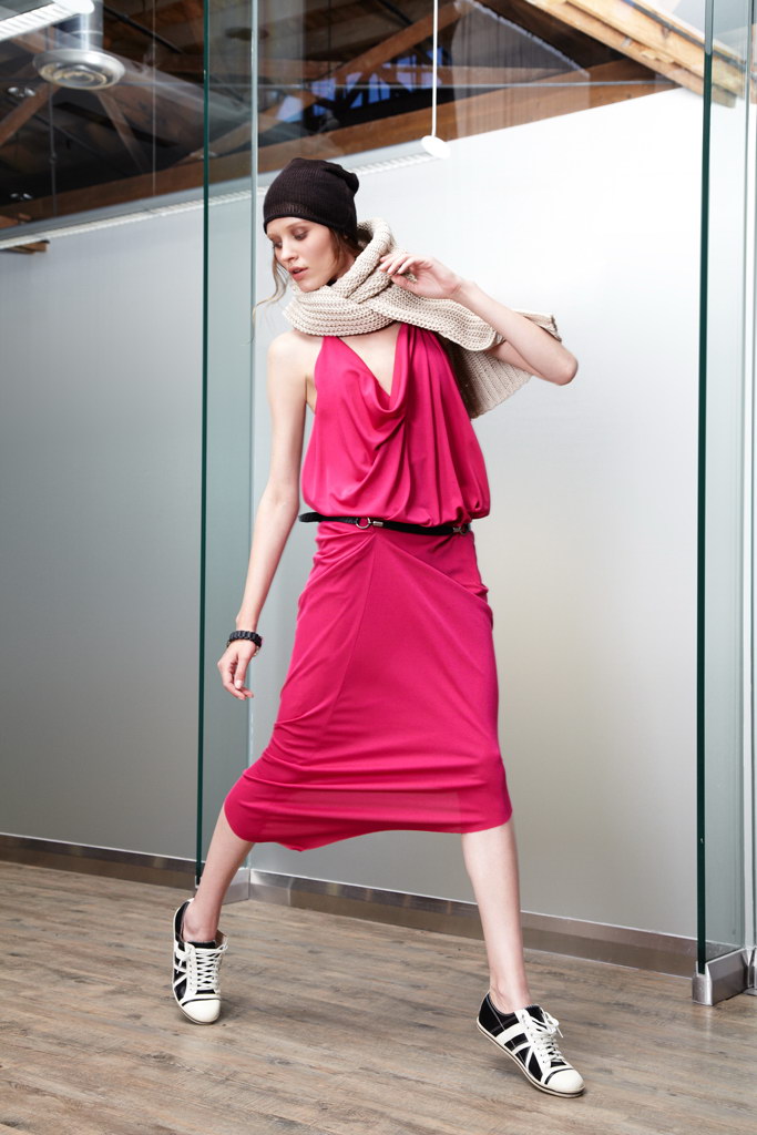 Max Azria 2012紺ϵиDƬ
