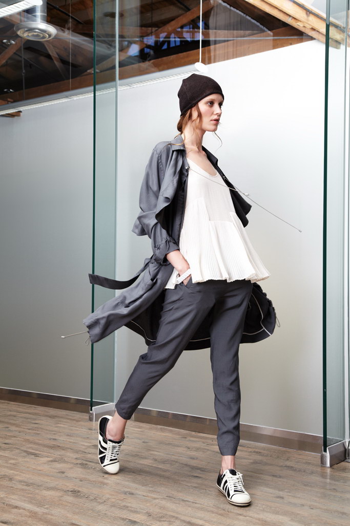 Max Azria 2012紺ϵиDƬ