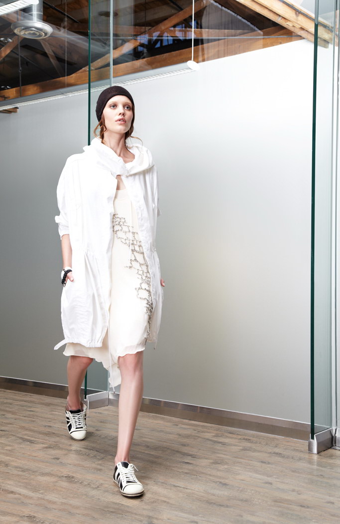 Max Azria 2012紺ϵиDƬ