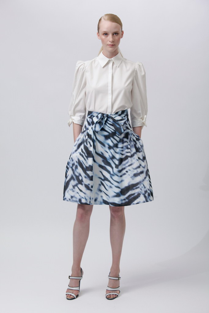 Monique Lhuillier 2012紺ϵиDƬ