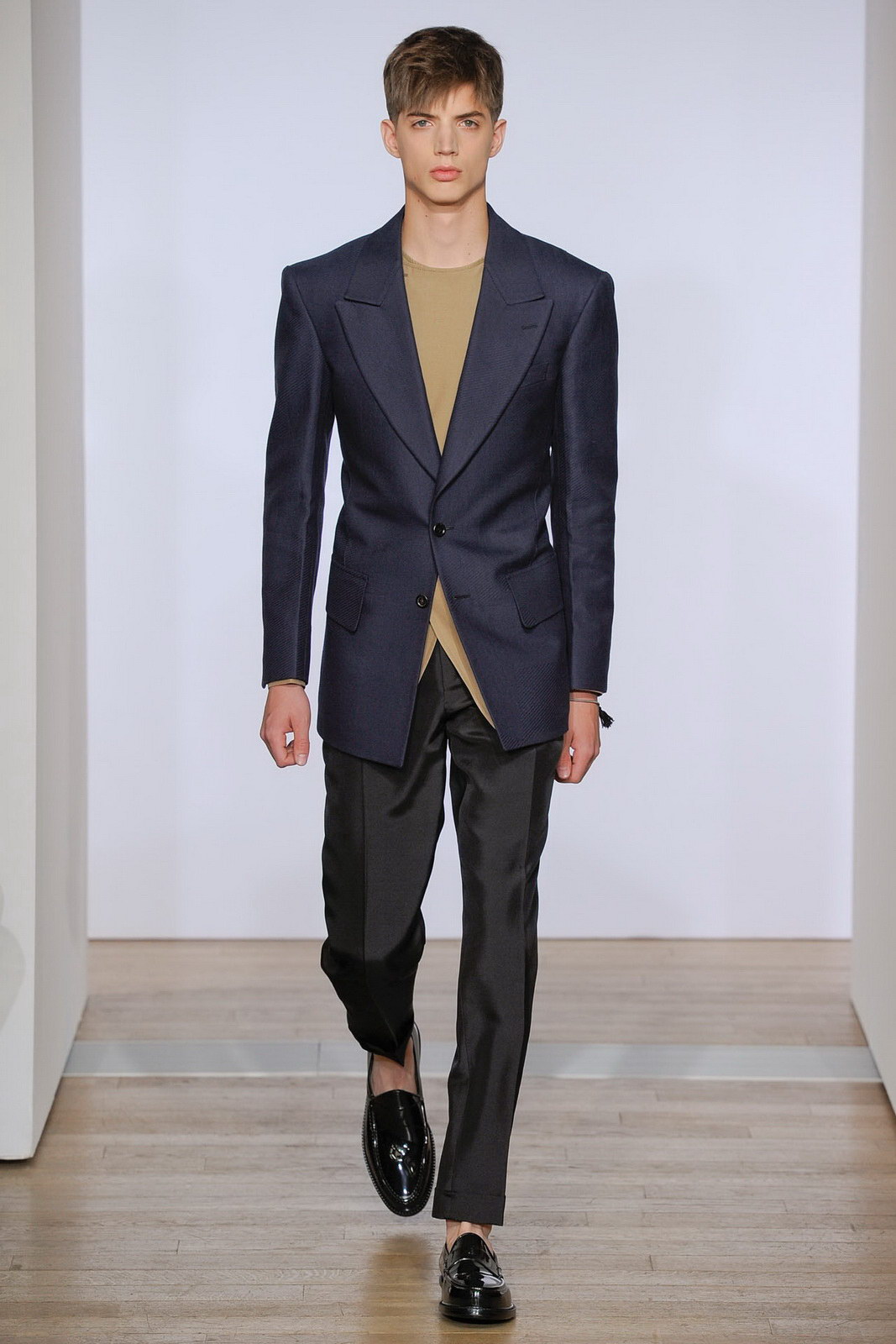 Yves Saint Laurent 2012bDƬ