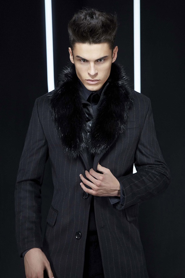 Karl Lagerfeld 2011ﶬbV DƬ