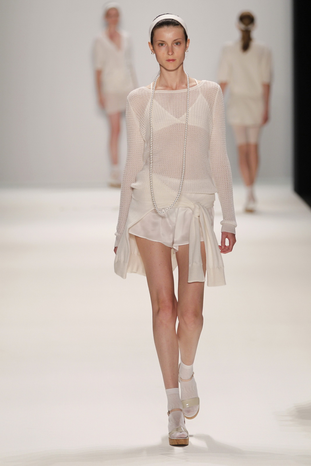 Allude 2012DƬ