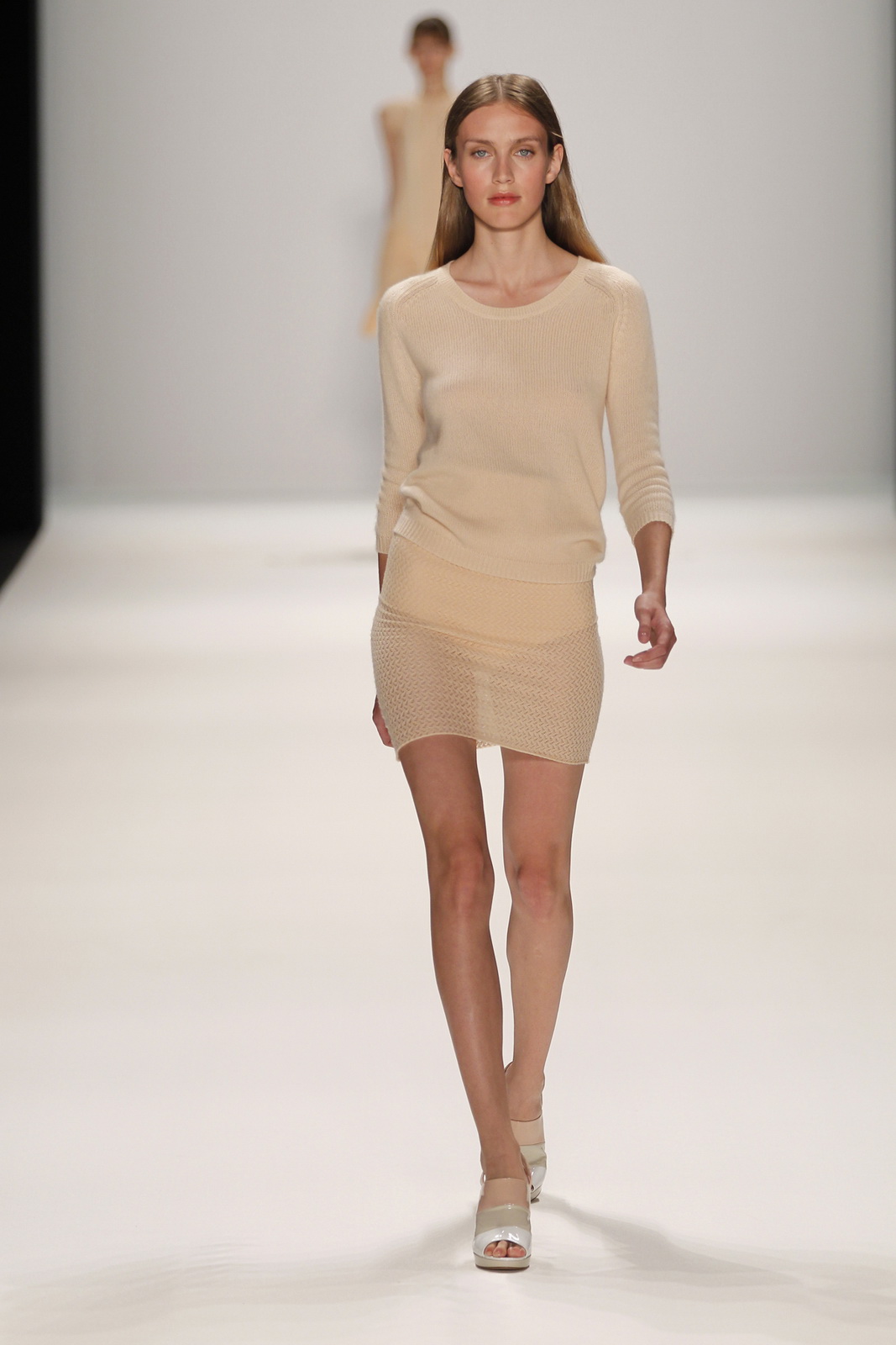 Allude 2012DƬ