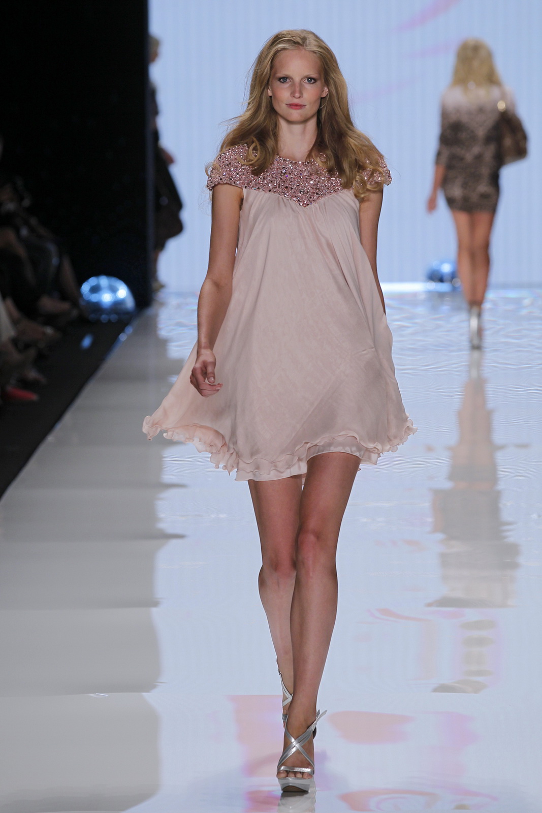 Basler 2012DƬ
