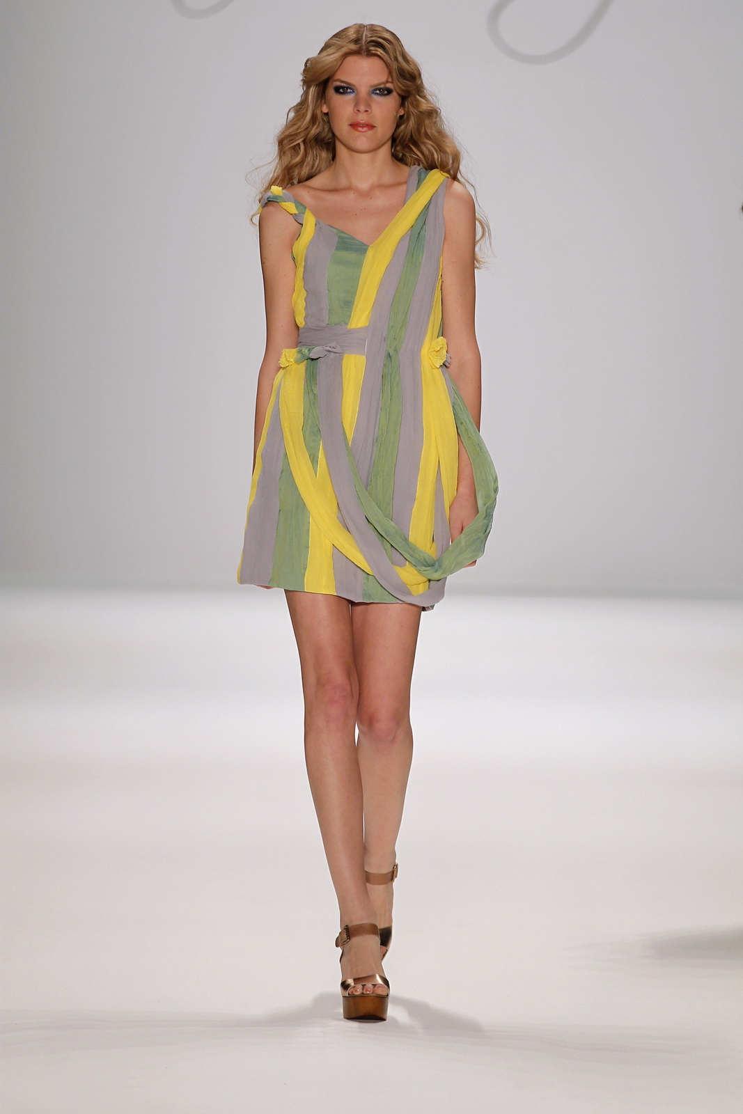 Frida Weyer 2012DƬ