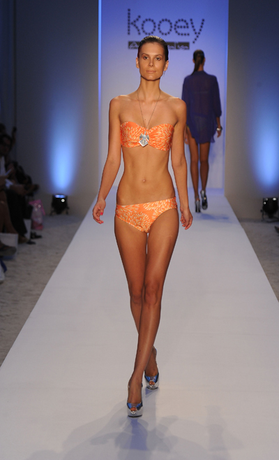 Kooey Swimwear 2012~ӾbDƬ