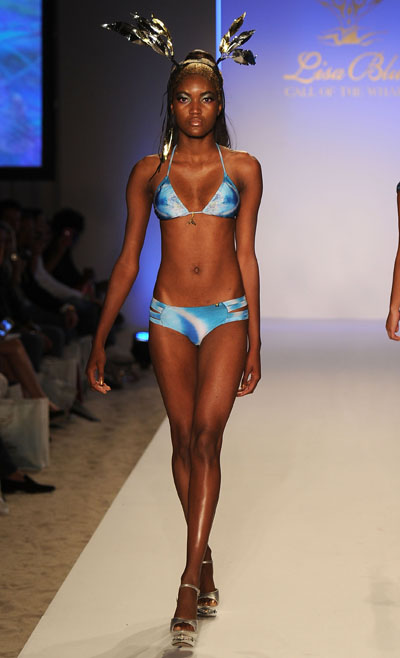 Lisa Blue 2012~ӾbDƬ