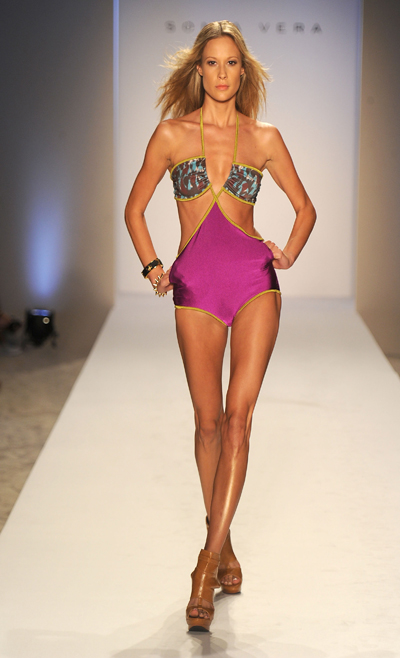 Sonia Vera 2012~ӾbDƬ