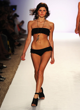 TAVIK Swimwear 2012~ӾbDƬ