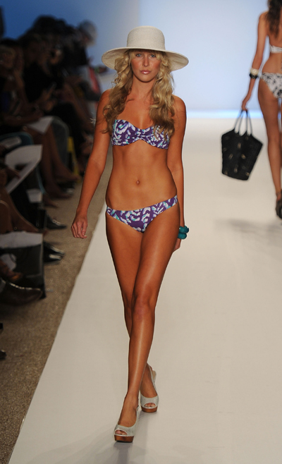Zingara  2012~ӾbDƬ