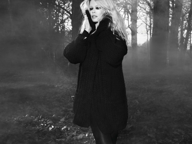 Claudia Schiffer by Camilla 2011ﶬV DƬ