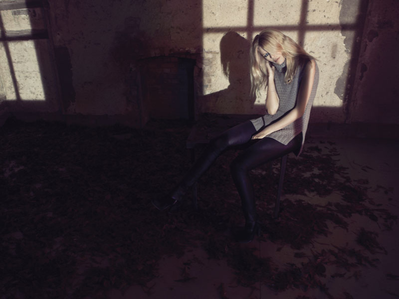 Claudia Schiffer by Camilla 2011ﶬV DƬ