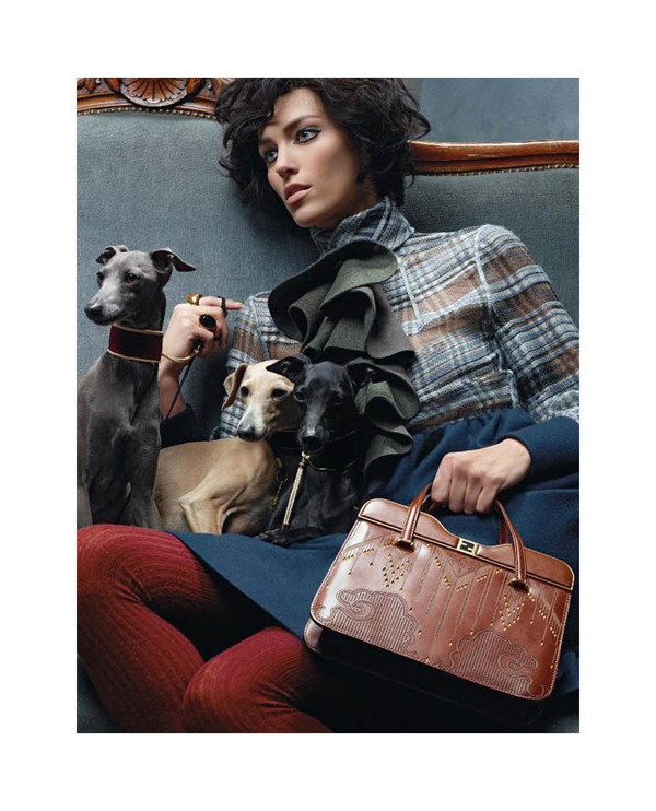 Fendi 2011ﶬV DƬ