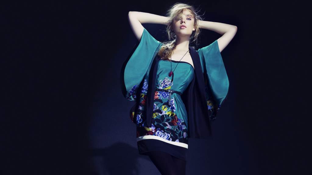 Stradivarius 2011.8月 lookbook