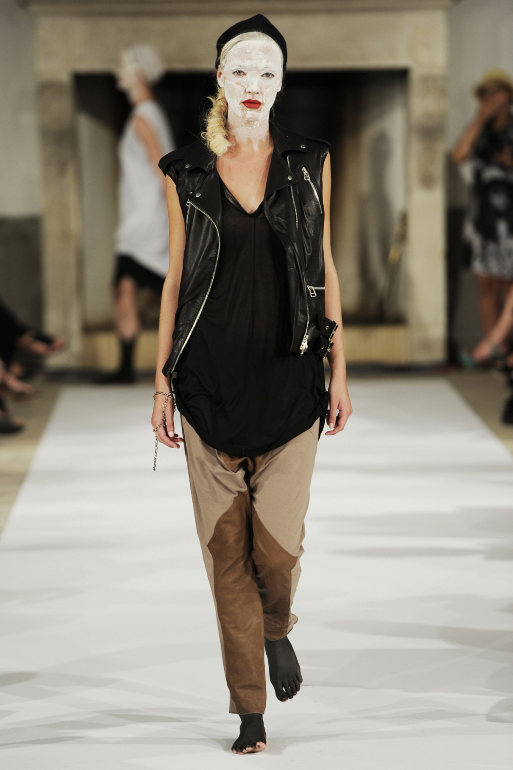 Anne Vest 2012 籾DƬ