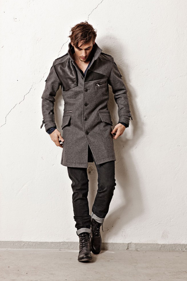 Johnny Love 2011ﶬbVDƬ